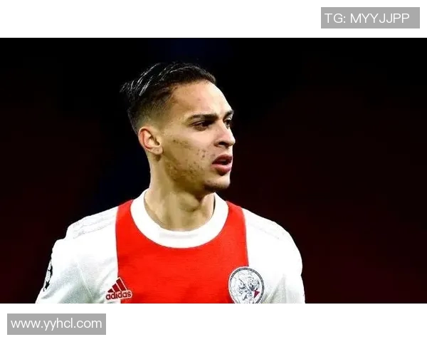 安东尼离队曼联引发热议球迷对未来转会充满期待与担忧